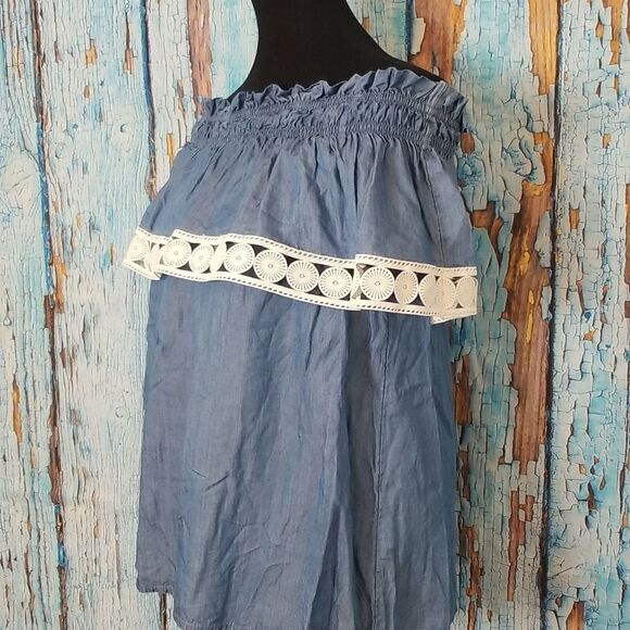 Crown & Ivy Chambray off shoulder top - Picture 6 of 10